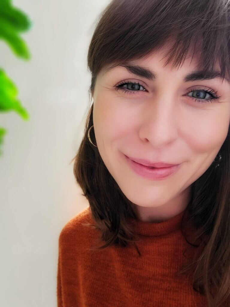 Profile photo of Julie of TeachKind