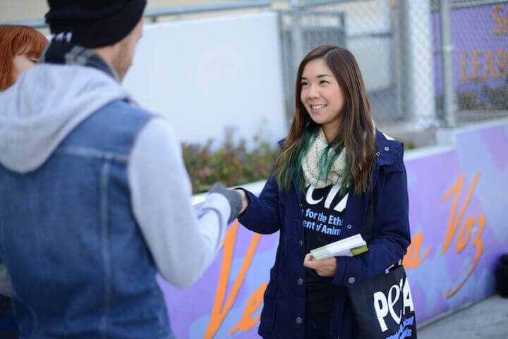 How to Hand Out Leaflets